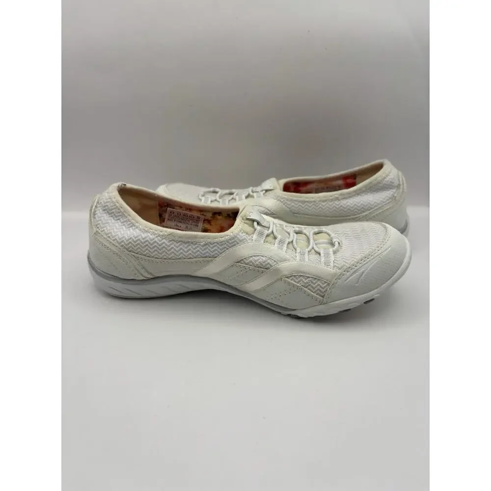 Skechers Breathe Easy White Slip On Shoes Women Size 6.5